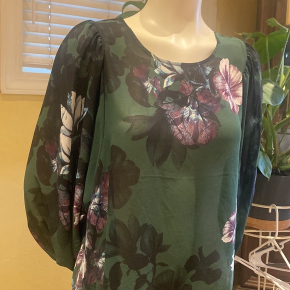 Hope and Harlow dark moody floral shear blouse - Picture 2 of 5